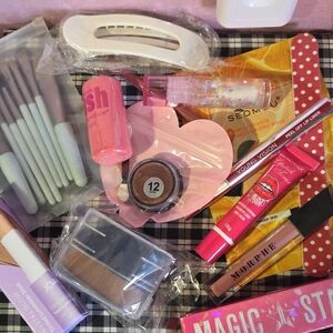 Morphe, Jeffrey Star, Joah, Makeup Bundle, Live Show Listing